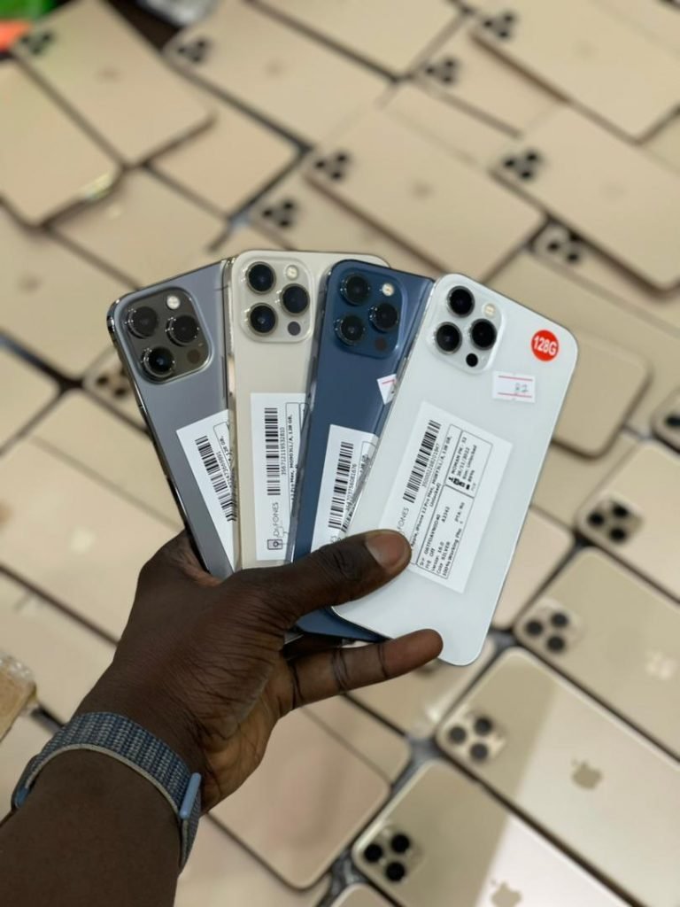 iPhone XR 11simple 7simple et 12pro