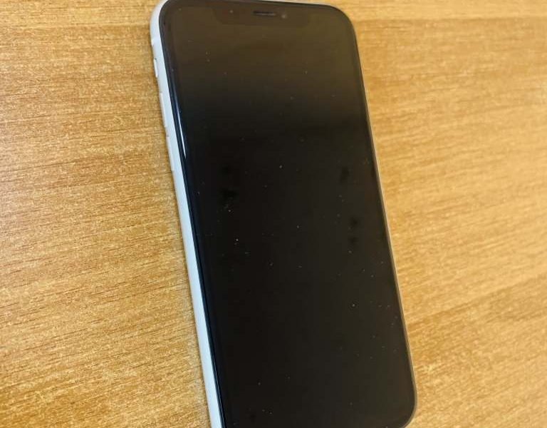 iPhone xr 64