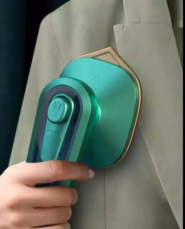 Fer à repasser portatif