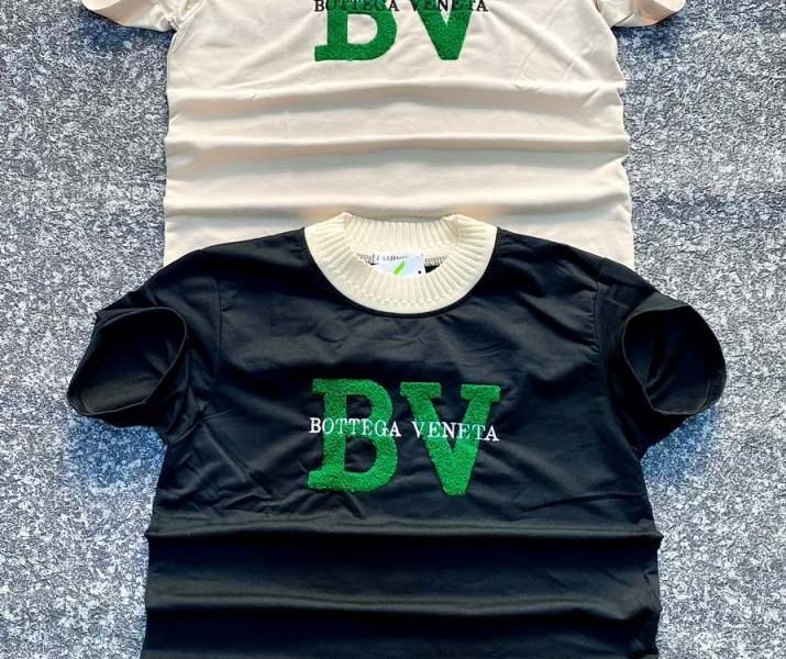 Ensemble disponible x xl 2xl et aussi les t shits original