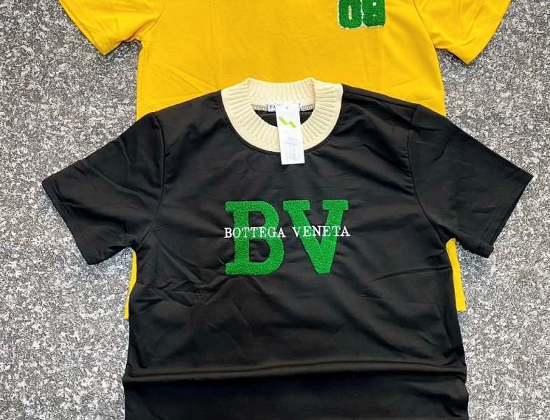 Ensemble disponible x xl 2xl et aussi les t shits original