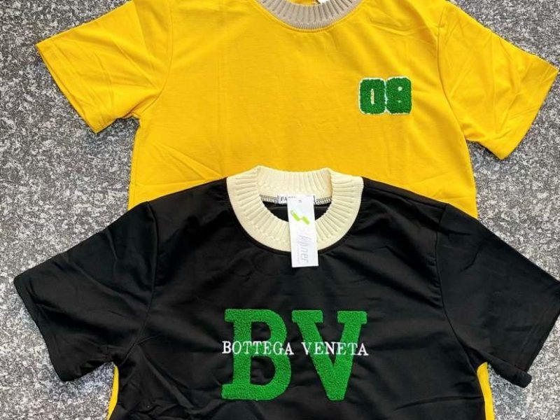 Ensemble disponible x xl 2xl et aussi les t shits original