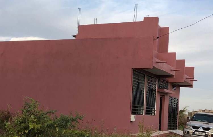 A VENDRE VILLA RDC AVEC FONDATION R+2